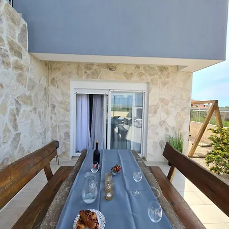 Vacation House Privlaka Willa *