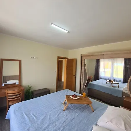 Vacation House Privlaka Willa *