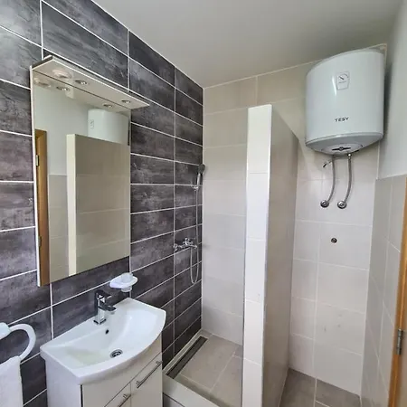 Vacation House Privlaka Willa