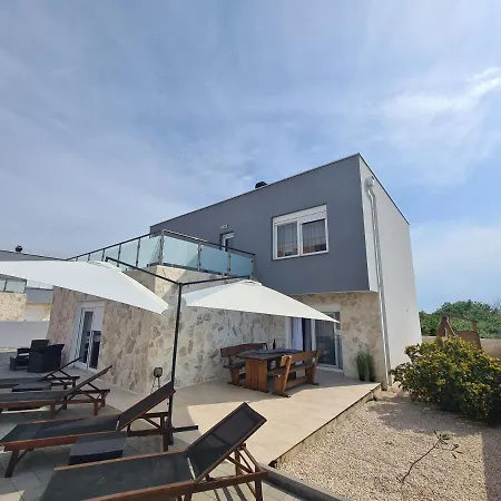Vacation House Privlaka Villa